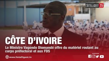 Le ministre VAGONDO DIOMANDE offre du matériel roulant au corps préfectoral et aux FDS