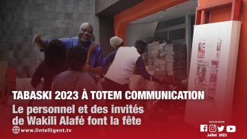 Tabaski 2023 à Totem Communication : le personnel et des invités de WAKILI ALAFÉ font la fête